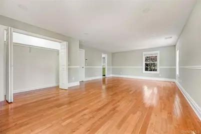 20 Woods Place, Rockville Centre, NY 11570 - Photo 23