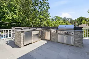 55 Plymouth Rd, Manhasset, NY 11030 - Photo 35