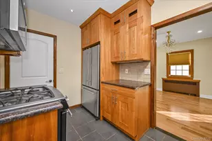 85-11 Eton St, Jamaica, NY 11432 - Photo 7