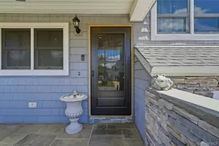 732 S 5th St, Lindenhurst, NY 11757 - Photo 7