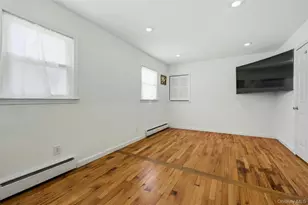 732 S 5th St, Lindenhurst, NY 11757 - Photo 17