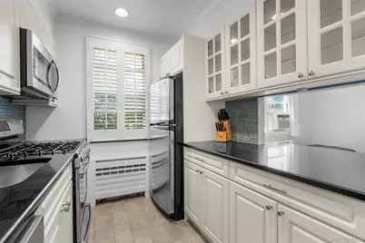 9 Bryant Crescent #1J, White Plains, NY 10605 - Photo 7