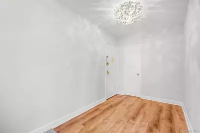 9 Bryant Crescent #1J, White Plains, NY 10605 - Photo 5