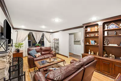 14 Mayo Avenue, Huntington, NY 11743 - Photo 5