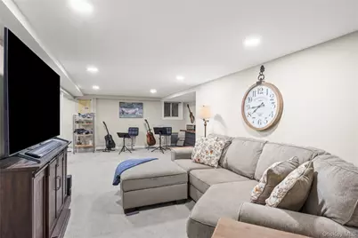 14 Mayo Avenue, Huntington, NY 11743 - Photo 19