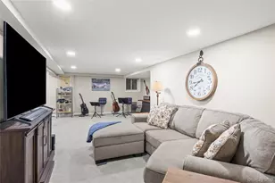 14 Mayo Ave, Huntington, NY 11743 - Photo 19