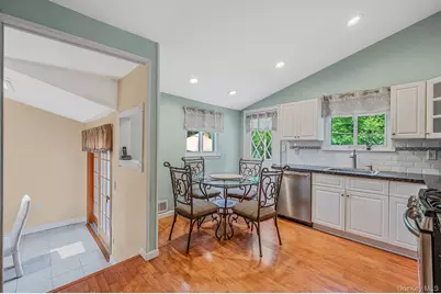43 Dale Lane, Smithtown, NY 11787 - Photo 5