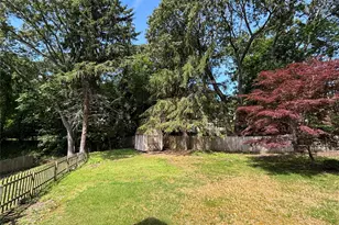 130 Hallock Landing Rd, Rocky Point, NY 11778 - Photo 35