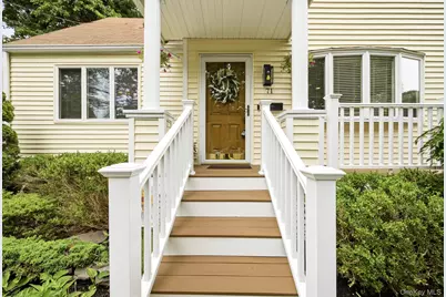 71 E 17th Street, Huntington Station, NY 11746 - Photo 3