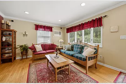 71 E 17th Street, Huntington Station, NY 11746 - Photo 9