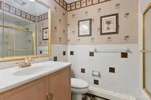 602 Syracuse Ave, Massapequa, NY 11758 - Photo 17
