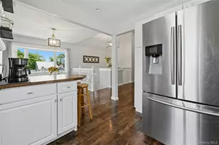 30 Mercury Ave, Patchogue, NY 11772 - Photo 9