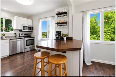 30 Mercury Avenue, Patchogue, NY 11772 - Photo 7