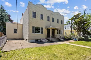 61-14 56th Dr, Maspeth, NY 11378 - Photo 3