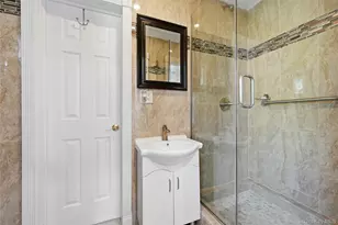 2890 Clubhouse Rd, Merrick, NY 11566 - Photo 15