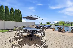 2890 Clubhouse Rd, Merrick, NY 11566 - Photo 31