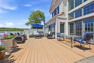 2890 Clubhouse Rd, Merrick, NY 11566 - Photo 27