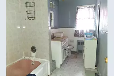2477 Collier Avenue, Far Rockaway, NY 11691 - Photo 7