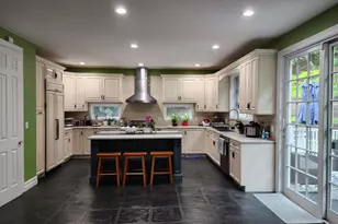1259 N Country Rd, Stony Brook, NY 11790 - Photo 25