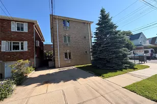 61-52 170th St, Fresh Meadows, NY 11365 - Photo 3