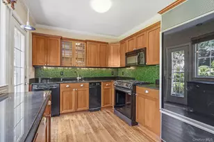 29 Coralyn Ave, White Plains, NY 10605 - Photo 11