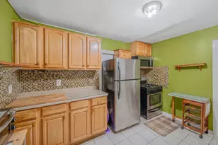 27-06 Deerfield Rd, Far Rockaway, NY 11691 - Photo 5