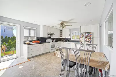 253 Devonshire Drive, New Hyde Park, NY 11040 - Photo 7