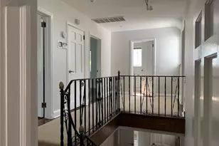 18 Chestnut Ave, Pelham, NY 10803 - Photo 9
