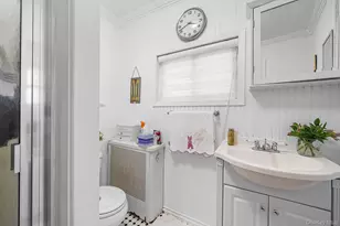 123 East Ave, Valley Stream, NY 11580 - Photo 9