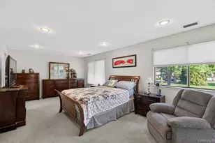 86 Hidden Ponds Cir, Smithtown, NY 11787 - Photo 17