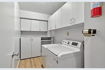 86 Hidden Ponds Circle, Smithtown, NY 11787 - Photo 9