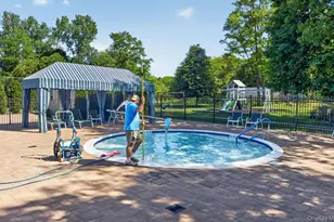 86 Hidden Ponds Cir, Smithtown, NY 11787 - Photo 39
