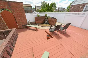 1006 Glen Dr, Franklin Square, NY 11010 - Photo 29