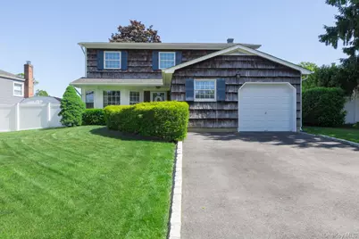 29 Beaumont Lane, Lake Grove, NY 11755 - Photo 3