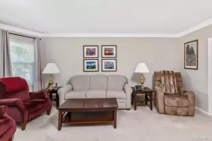 29 Beaumont Ln, Lake Grove, NY 11755 - Photo 7