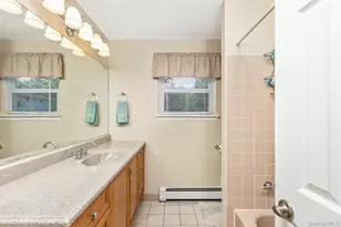 29 Beaumont Ln, Lake Grove, NY 11755 - Photo 21