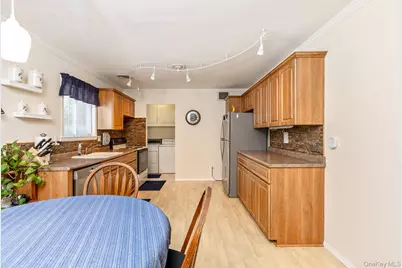 29 Beaumont Lane, Lake Grove, NY 11755 - Photo 11