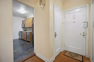2166 Bronx Pk E, Bronx, NY 10462 - Photo 11