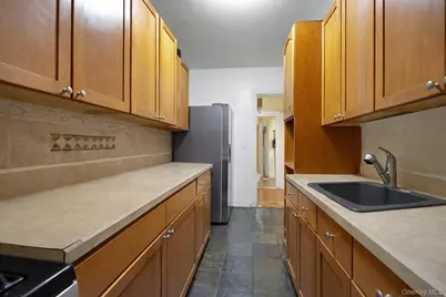 2166 Bronx Park E #1F, Bronx, NY 10462 - Photo 9