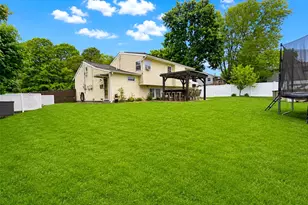 47 Newtown Ave, Selden, NY 11784 - Photo 23