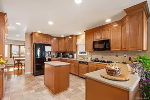 7 Briarcliff Dr, Merrick, NY 11566 - Photo 13