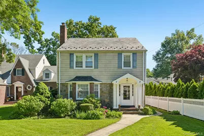 131 Floral Parkway, Floral Park, NY 11001 - Photo 1