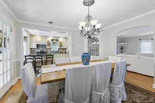 131 Floral Pkwy, Floral Park, NY 11001 - Photo 13