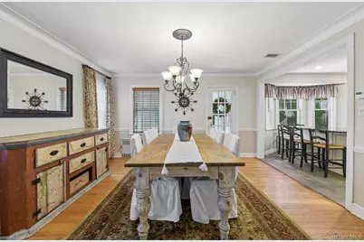 131 Floral Parkway, Floral Park, NY 11001 - Photo 11