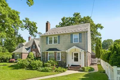 131 Floral Parkway, Floral Park, NY 11001 - Photo 3