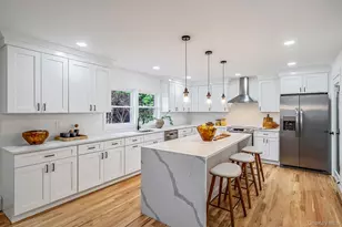 928 Manor Ln, Bay Shore, NY 11706 - Photo 5