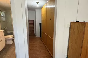 525/78 Riverleigh Ave, Riverhead, NY 11901 - Photo 7