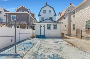 105-23 Remington St, Jamaica, NY 11435 - Photo 21
