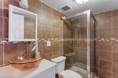 7631 264th Street, New Hyde Park, NY 11004 - Photo 27