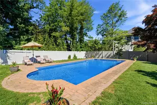 10 Weatherstone Way, Smithtown, NY 11787 - Photo 35